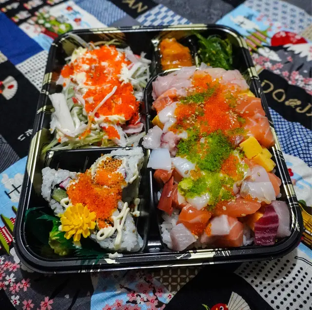 角切魚生丼三式便當(配前菜、蟹籽沙律、加洲卷)