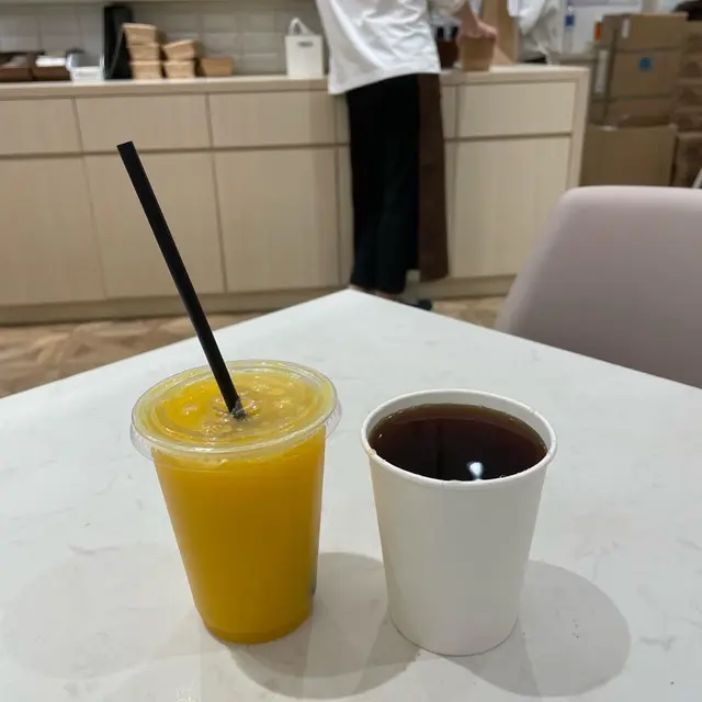 橙汁+熱咖啡
