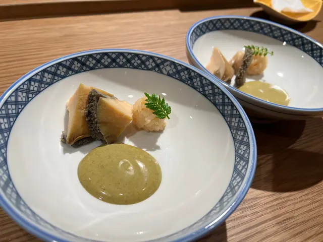 青邊鮑魚伴鮑魚肝醬