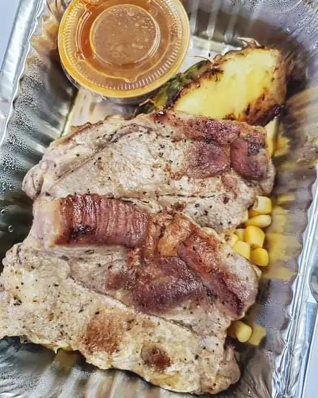 烤菠蘿西班牙粟飼豬肩扒