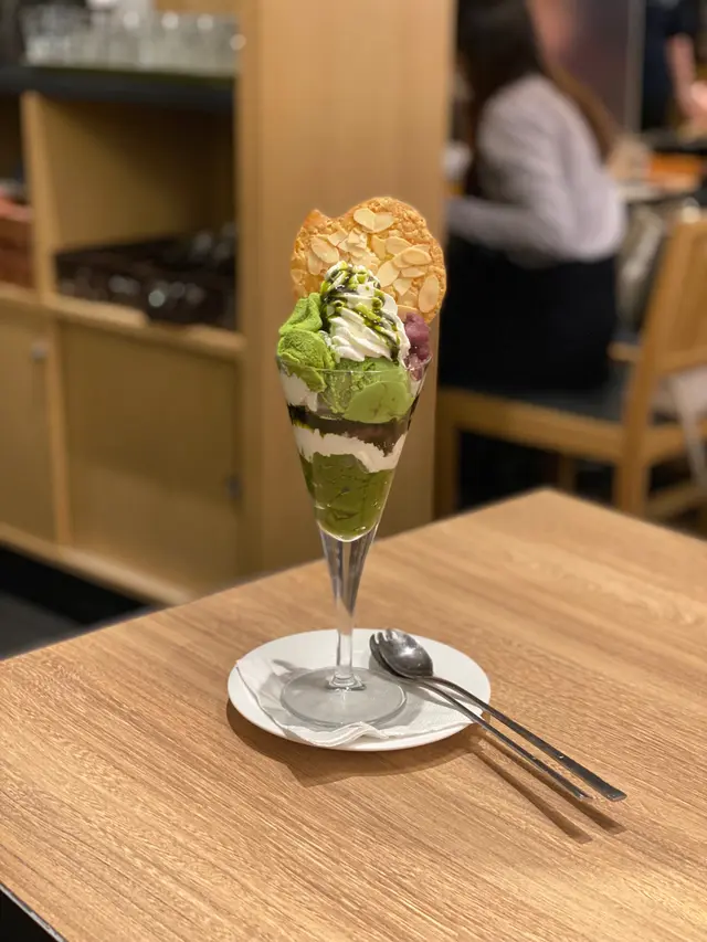 宇治抹茶蕨餅芭菲