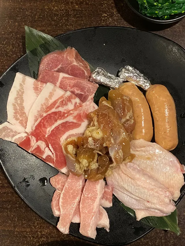 牛蕆豚肉雞肉盛合