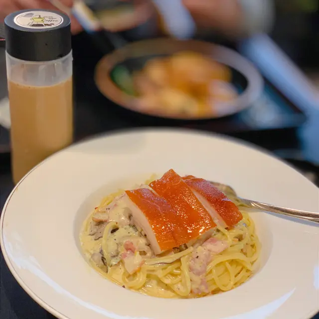 乳豬卡邦尼意粉