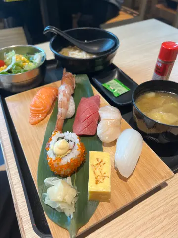 壽司配熱烏冬