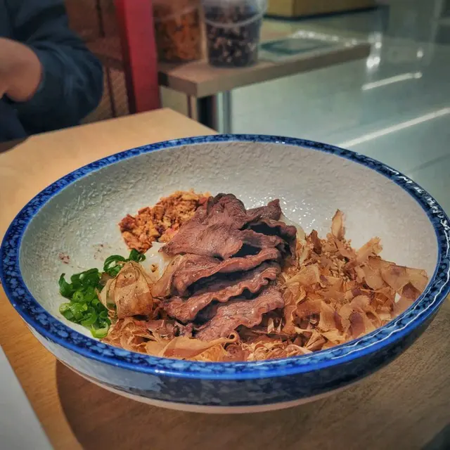 牛肩胛麻香惹味拌麵 