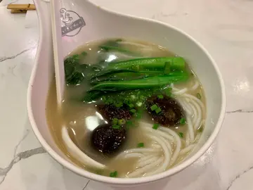 冬菇菜米線