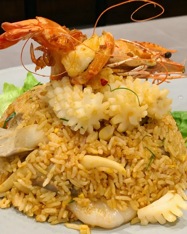 招牌冬陰功海鮮炒飯