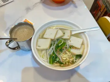 豬骨雞湯貢魚魚片面