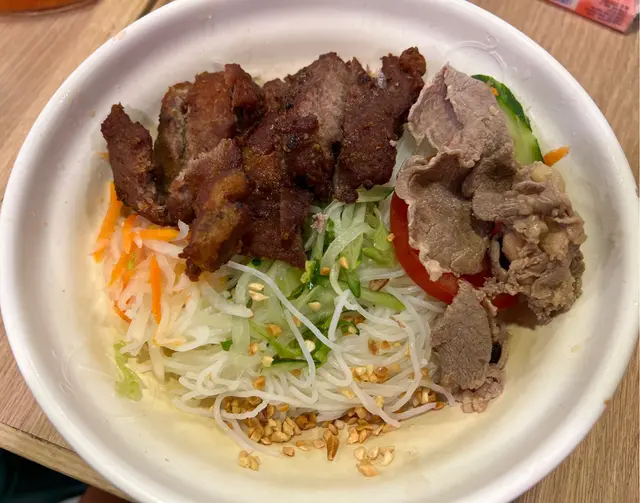 胡椒豬肉生牛肉撈檬 (走青) 