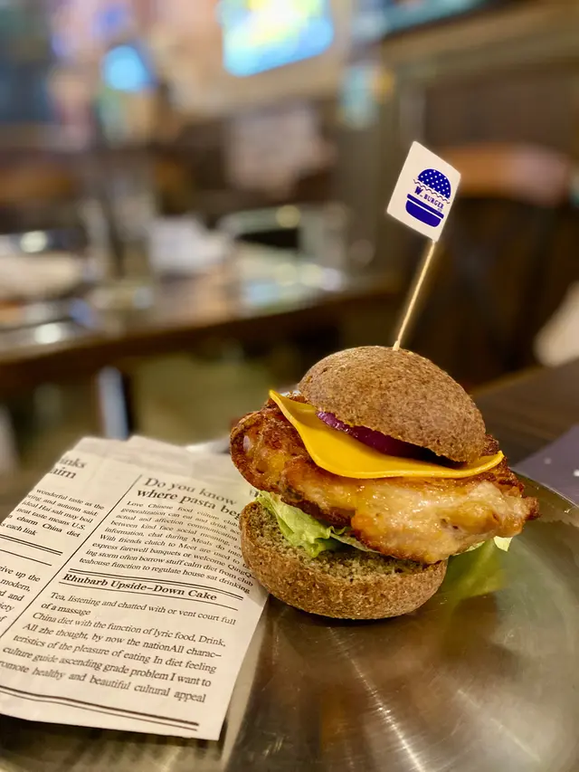 生酮燒雞芝士漢堡