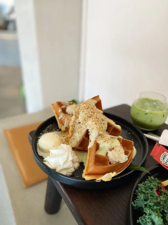 班蘭椰香椰絲糯米窩夫配雪糕