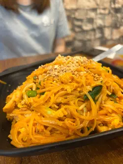 鸡肉炒金边粉