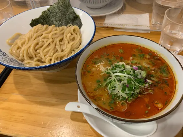 蕃茄紅油沾麵