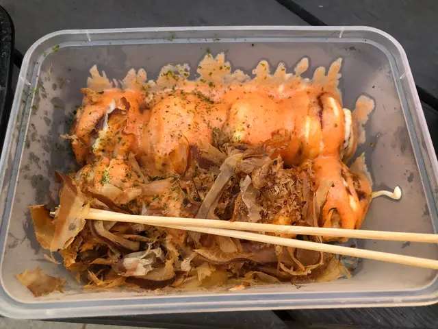 自備餐盒去買，真係最鍾意呢間，夠大粒！醬汁款式夠多！今次試明太子都係咁正，朋友都讚好食