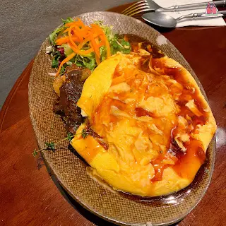 日式紅酒燉牛肉蛋包飯