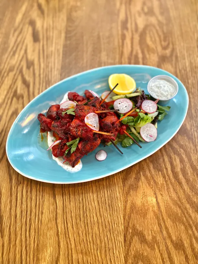 Tandoori Chicken Skewers 唐杜𥚃烤雞肉串燒
