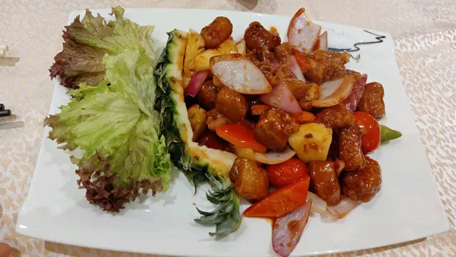 新鮮菠蘿咕嚕肉