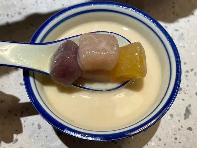 三色芋圓腐竹糖水