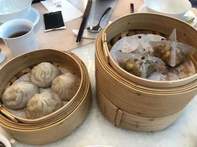 不得不說，呢到d點心整得出色，所有餃皮晶瑩剔透！呢個松露味香，不錯！