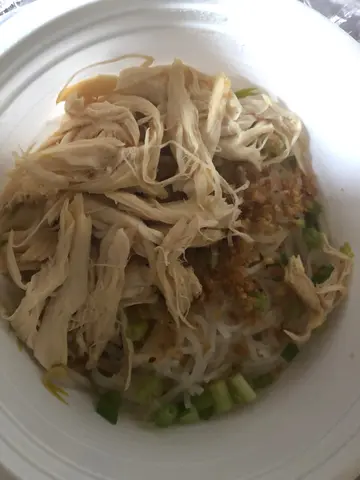 鸡丝汤金边粉