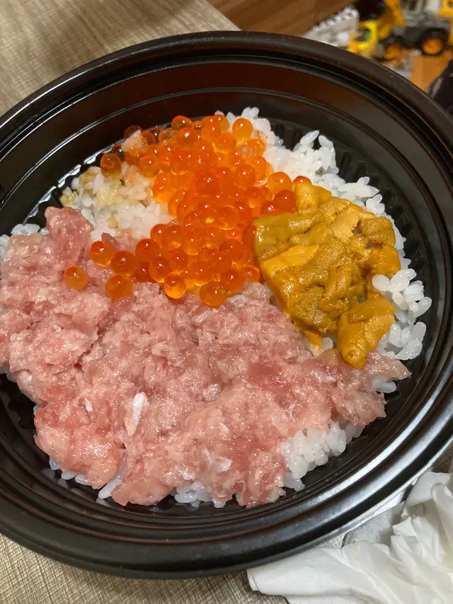 無敵三色丼
