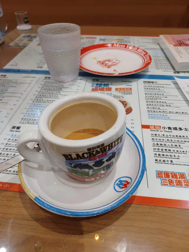 杯熱奶茶好香滑。好重港式地度熱奶茶。