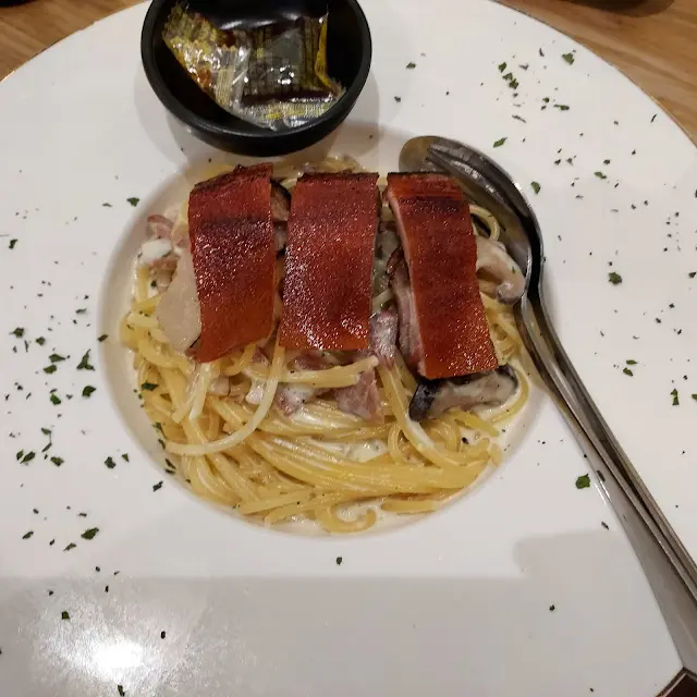 乳豬卡邦尼意粉