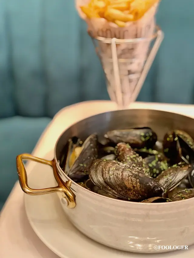 香檳忌廉汁煮青口配薯條及墨西哥辣椒蛋黃醬