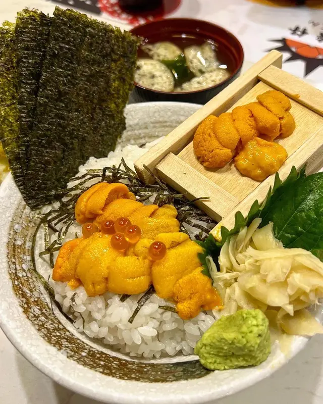 海膽三色丼