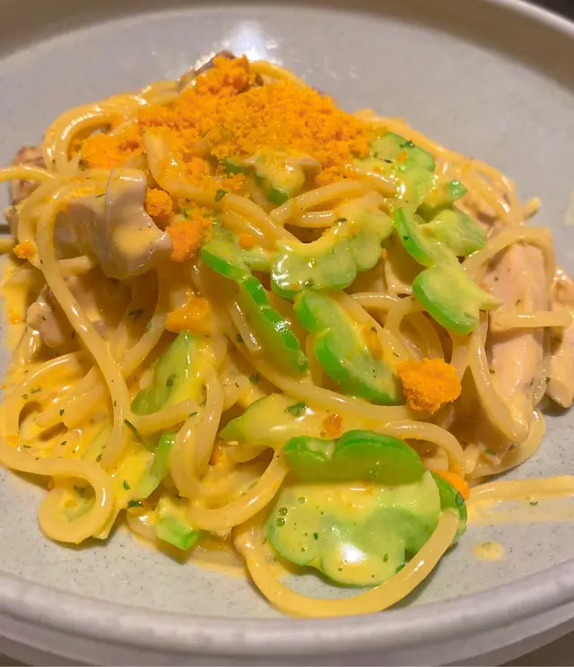  黃金鹹蛋苦瓜忌廉雞肉意大利粉