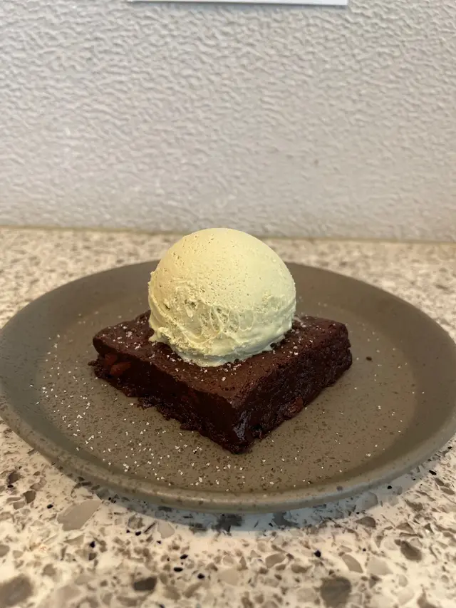 Brownie  +  gelato