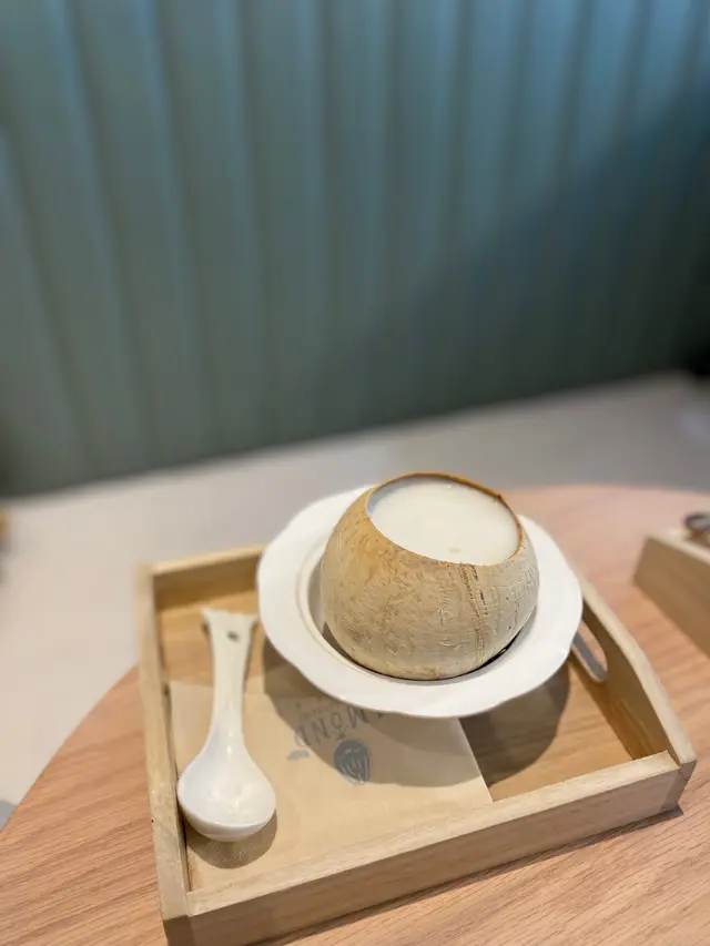 椰皇桃膠燉雙皮奶