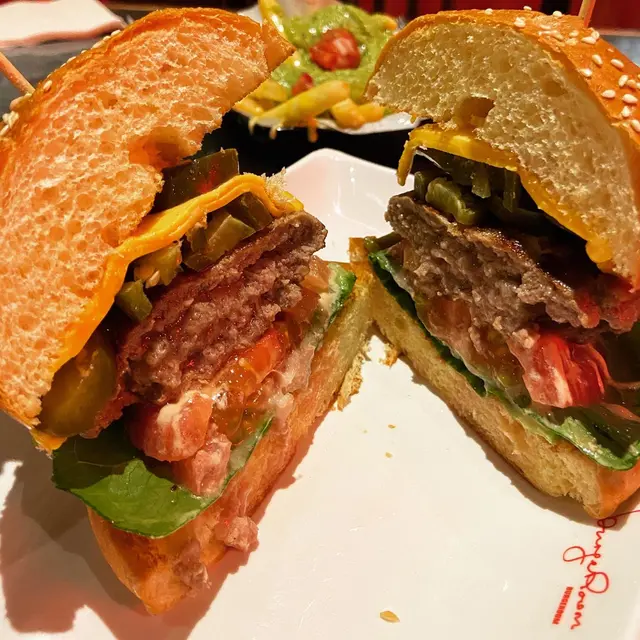 墨西哥辣椒芝士牛肉漢堡