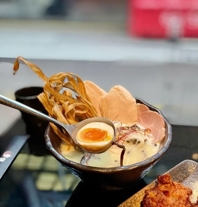 金鶴雞白湯拉麵