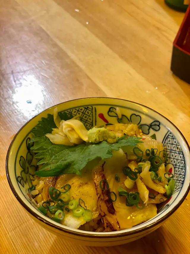 火炙香蔥三色迷你海鮮丼