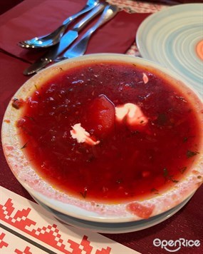 傳統烏克蘭羅宋湯  - 中環的東歐餐廳