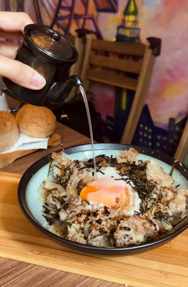 日式壽喜燒牛肉溫泉蛋茶漬意大利飯
