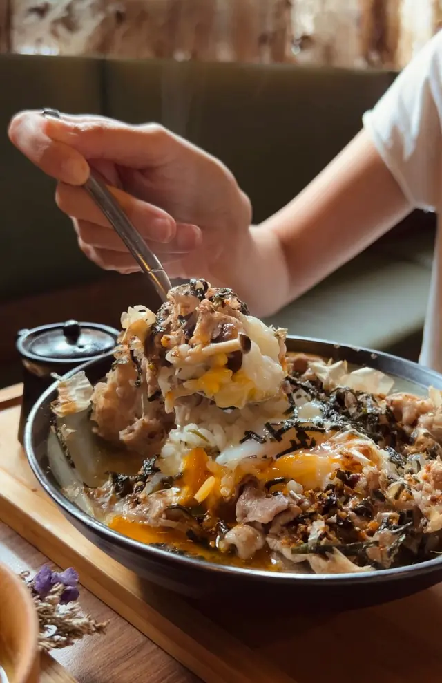 日式壽喜燒牛肉溫泉蛋茶漬意大利飯