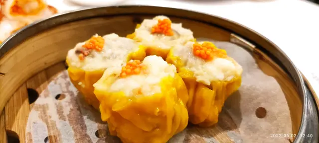 佢落好多類似美極的醬油,搞到味道非常奇怪。