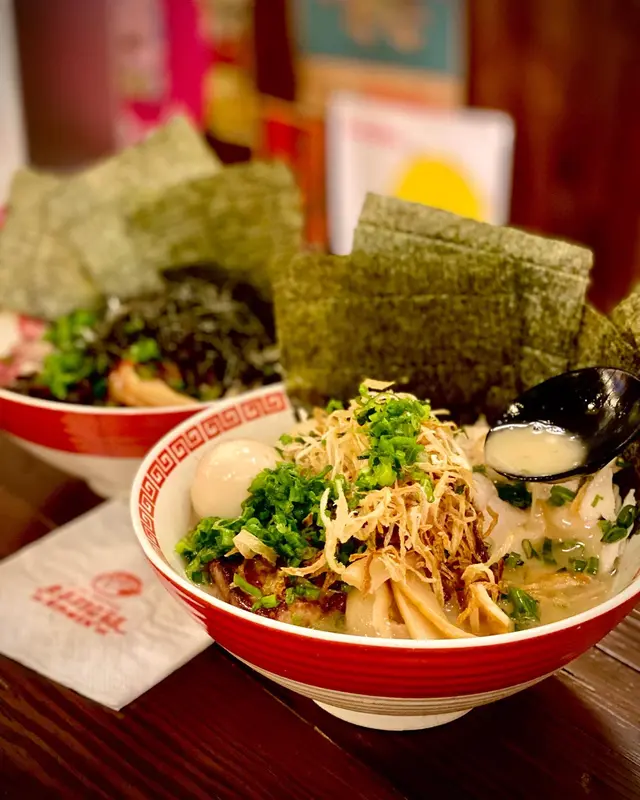 特盛濃厚雞白湯拉麵