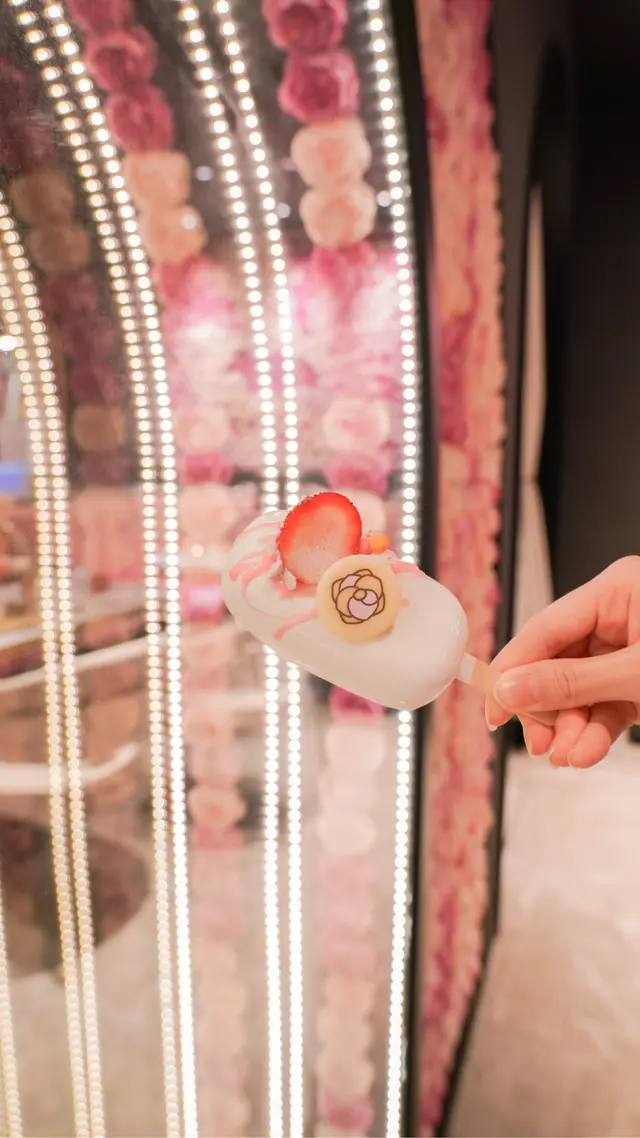 士多啤梨脆皮雪條