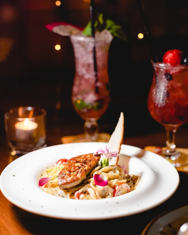 黑松露忌廉汁鵝肝意粉