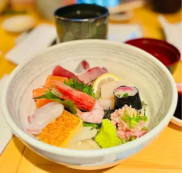 特上杂锦鱼生饭定食