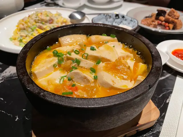 石窩竹笙豆腐蟹粉嫩豆腐