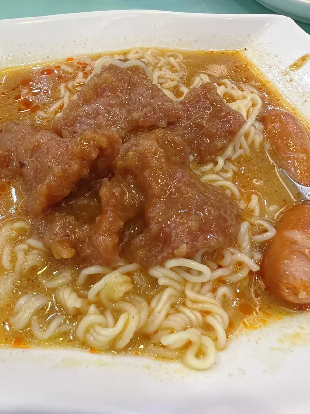 沙嗲牛肉公仔麵