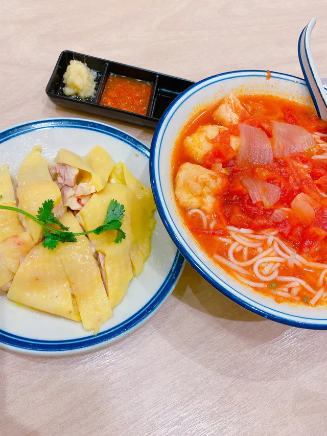 亞金無骨海南雞配南洋番茄米線