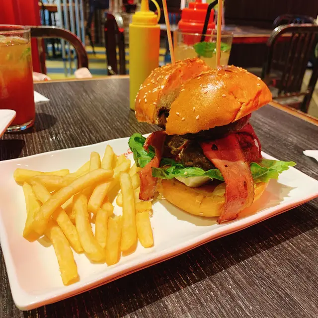 蜜糖芥末大烤菇煙肉牛肉漢堡