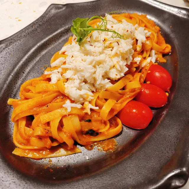 辣蕃茄蟹肉扁意粉