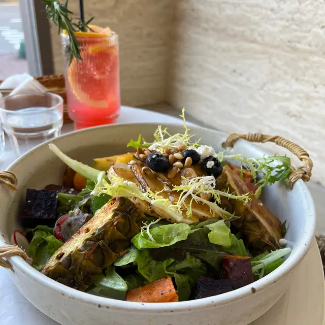 烤蕃薯菠蘿蜜糖芥末烤雞胸沙律