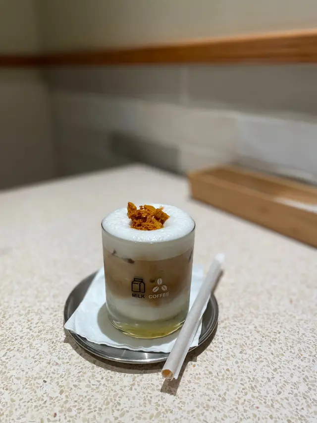 焦糖脆脆鮮奶咖啡